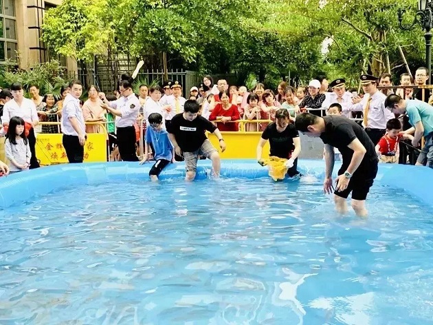 1561711809495389.jpg 金輝物業(yè)六一活動現(xiàn)場